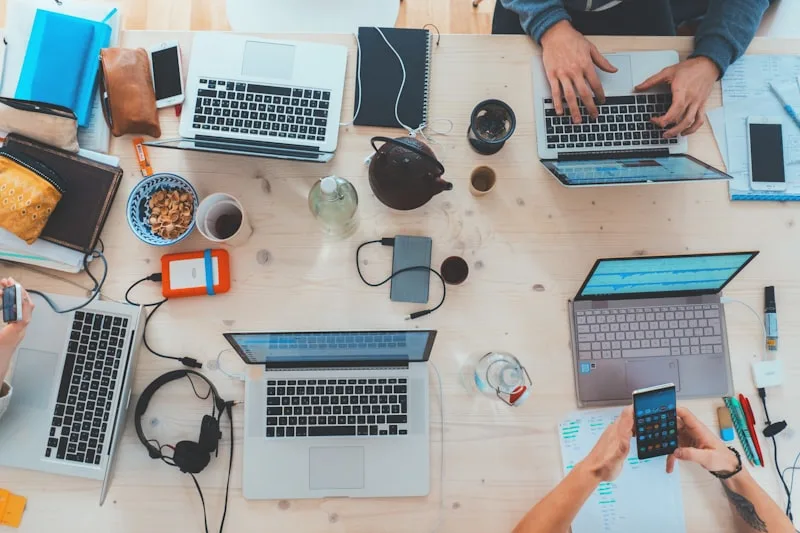 Moderní IT pracoviště – profesionální správa serverů a sítí